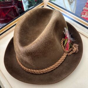 Vintage Classy Men’s Hat size 7 1/8 brown Bowler hat